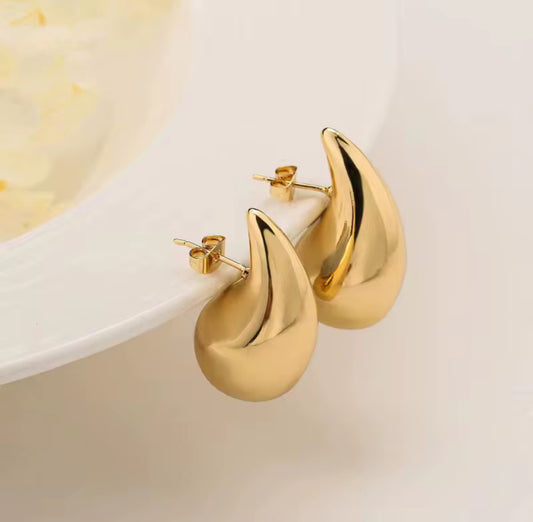 Amy’s Dewdrop Gold Earrings