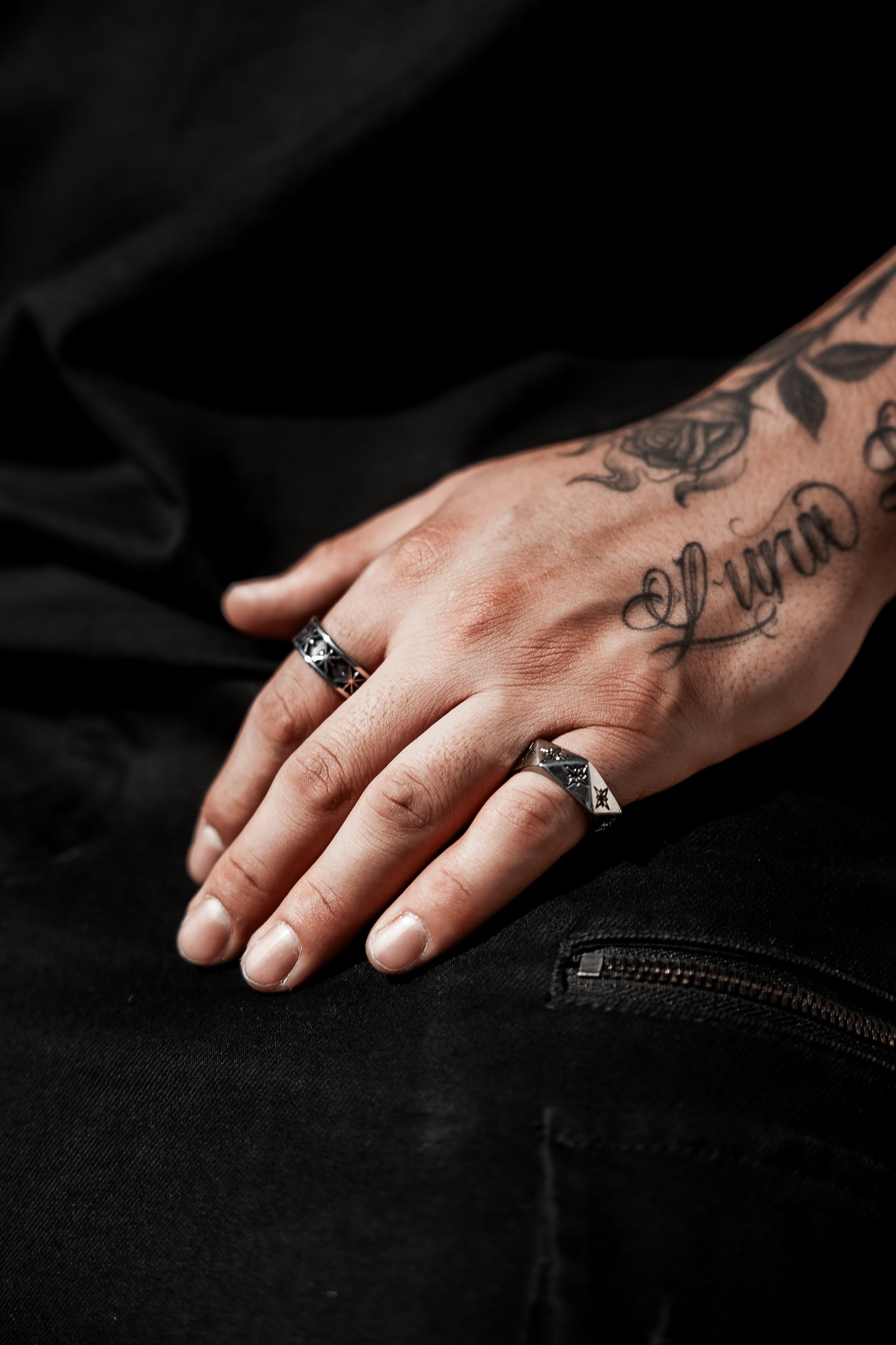 Archie’s Edgy Band Ring