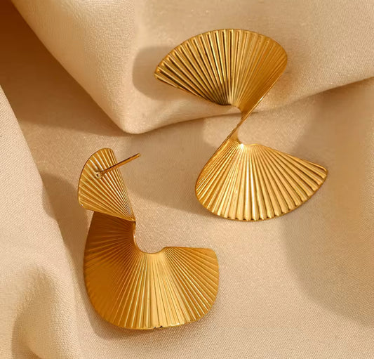 Swirly “S” Earrings