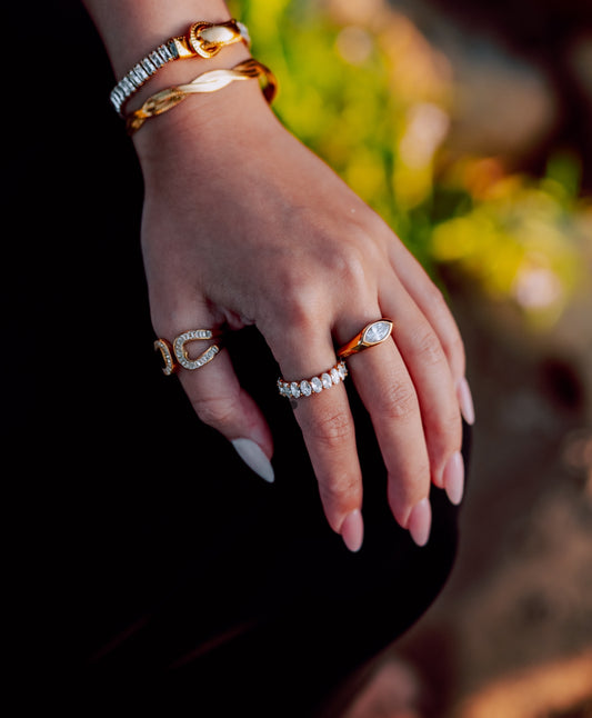 Almas Oval Stone Band