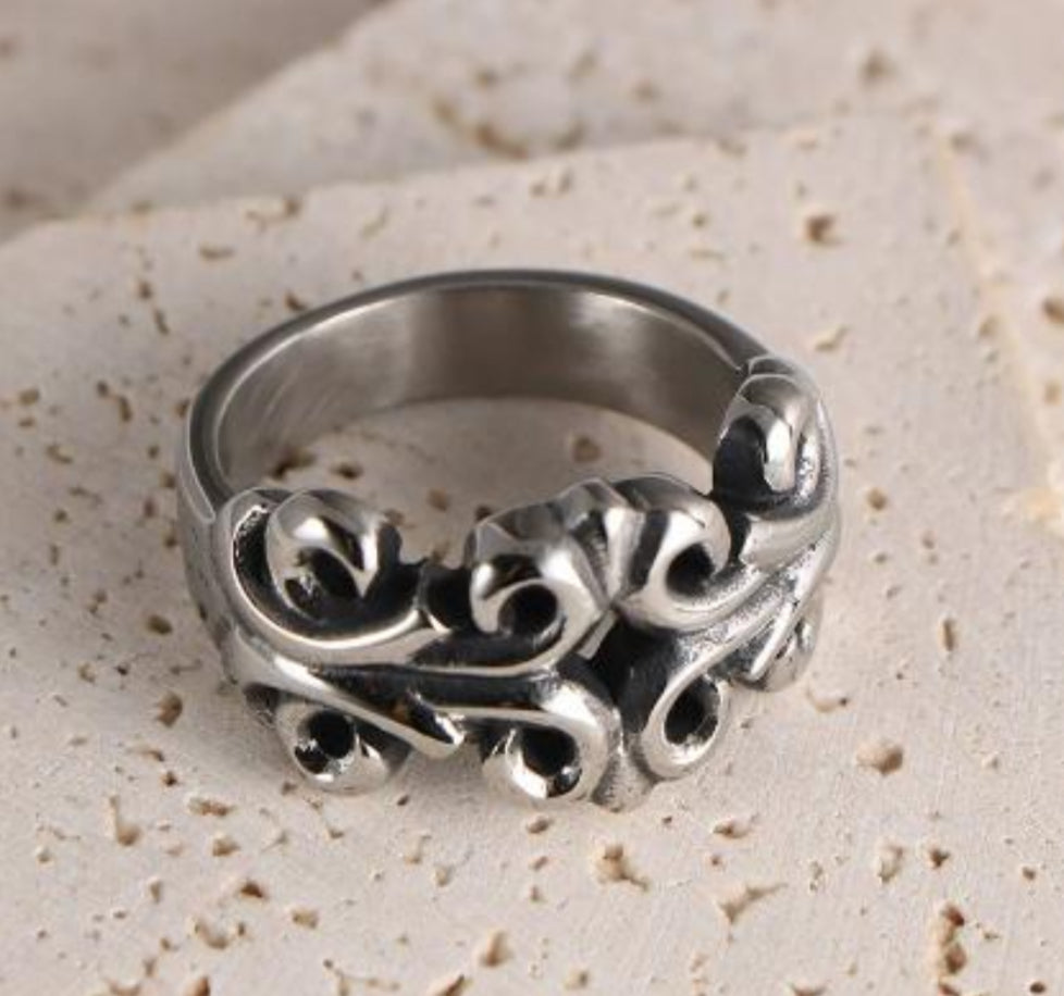 Chester’s Double Floral Ring