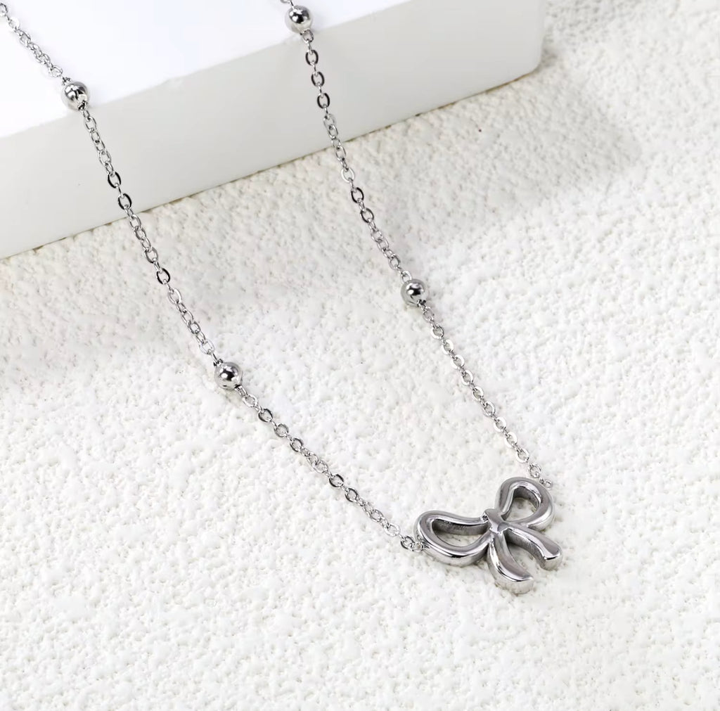 Bella’s Bow Silver Necklace