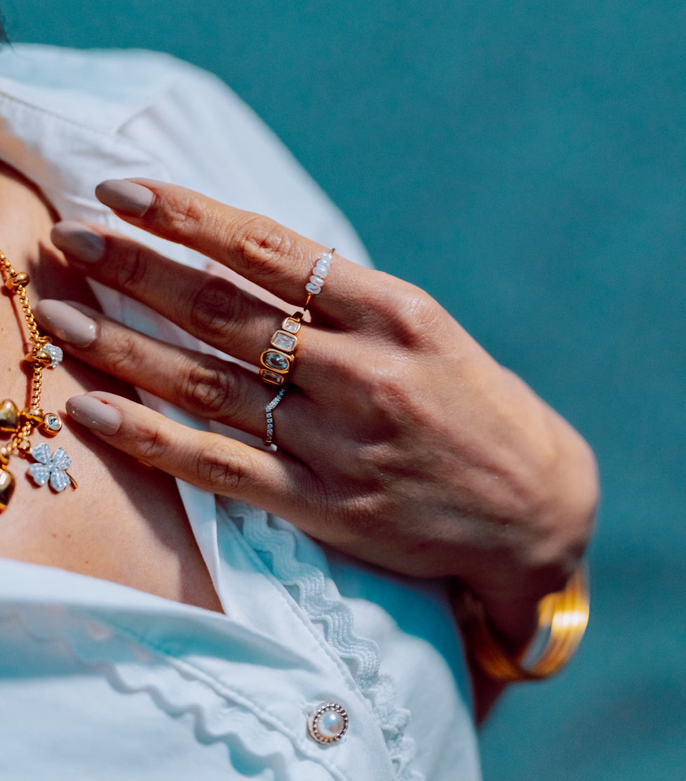 Rani’s Dainty Crown Ring