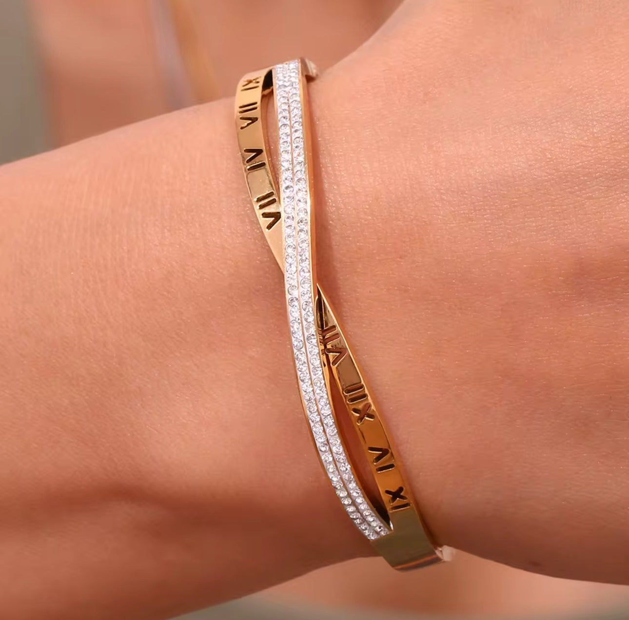 Romanéa Twisted Bangle