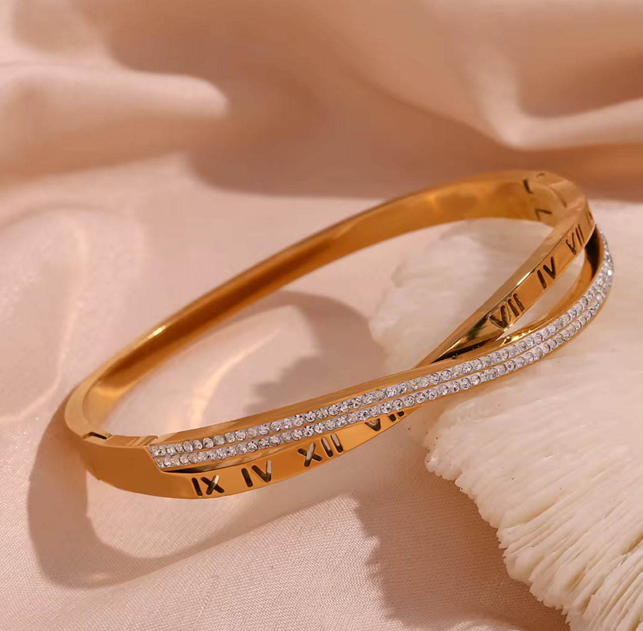 Romanéa Twisted Bangle