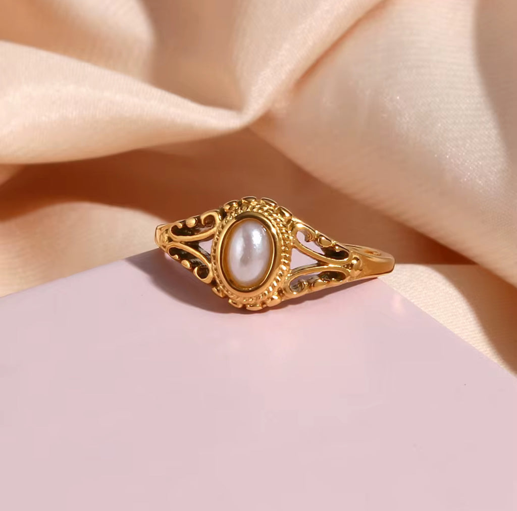 Kate’s Pearl Ring