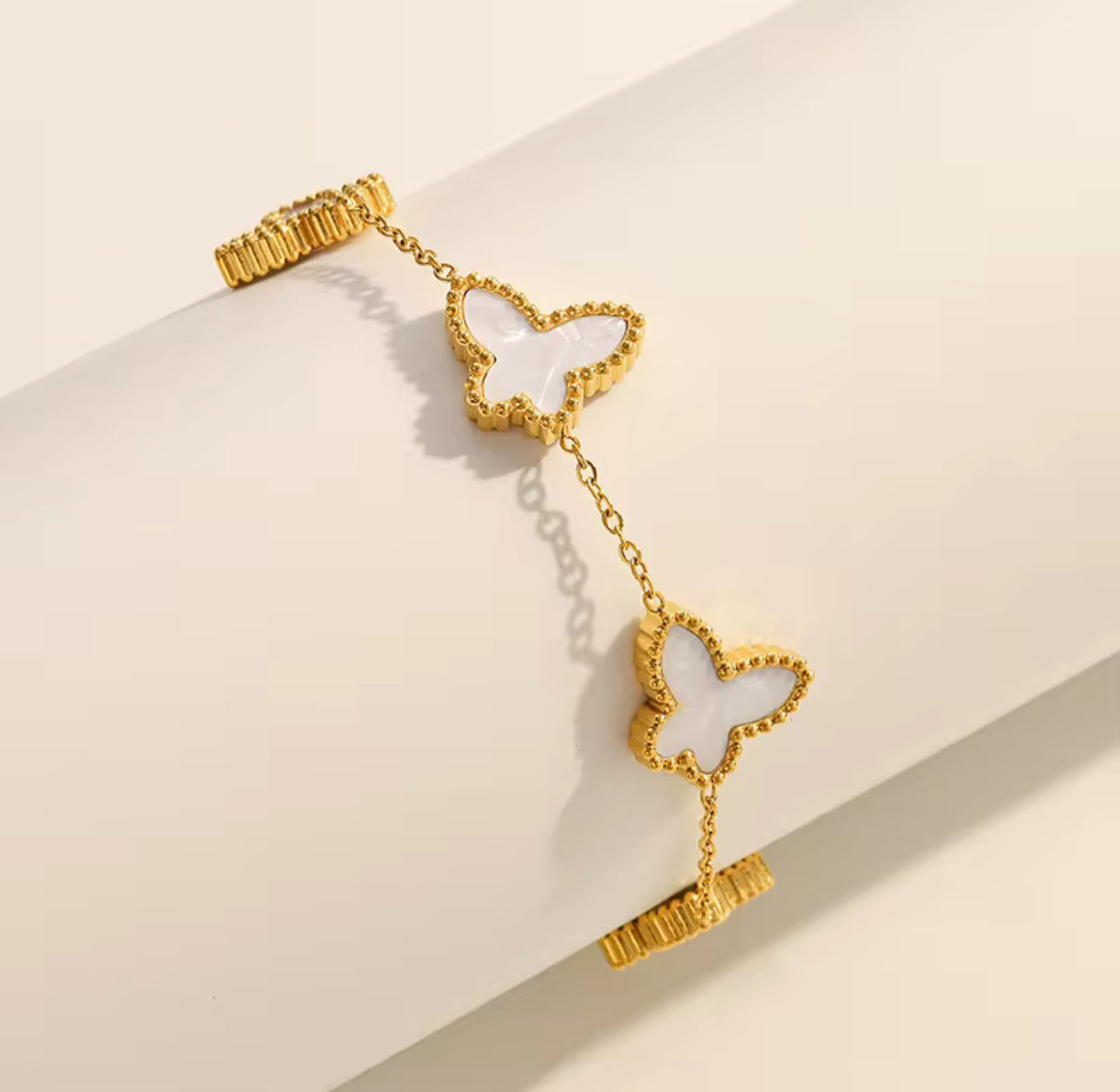 Titli Motherpearl Bracelet