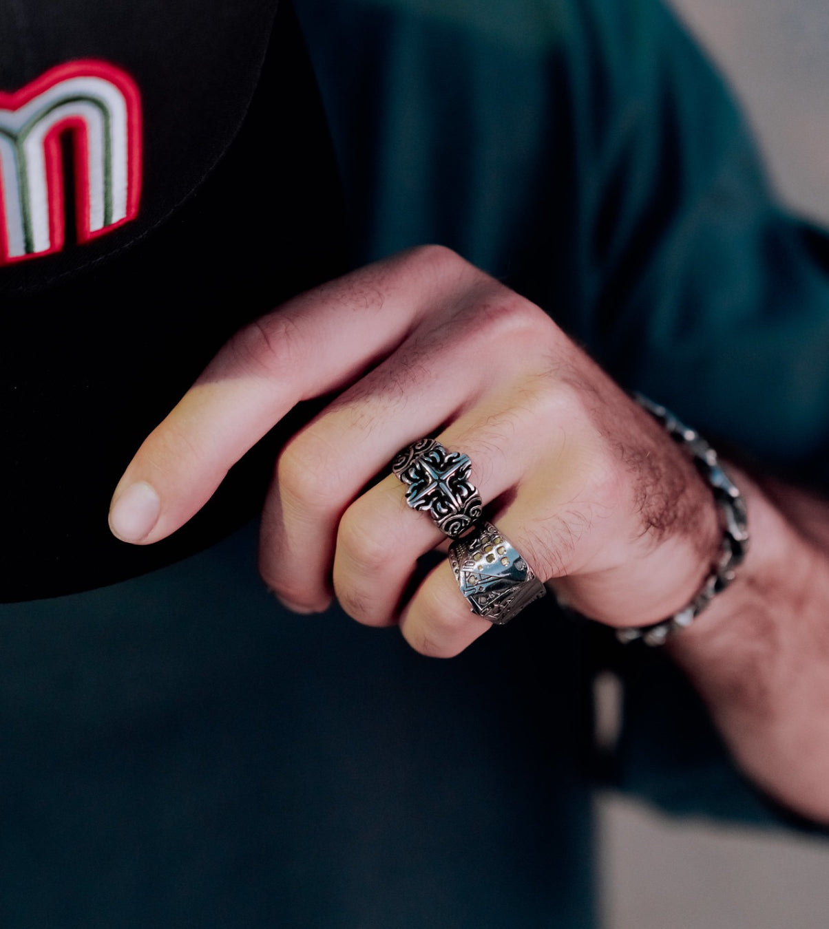 Urban Throne Ring