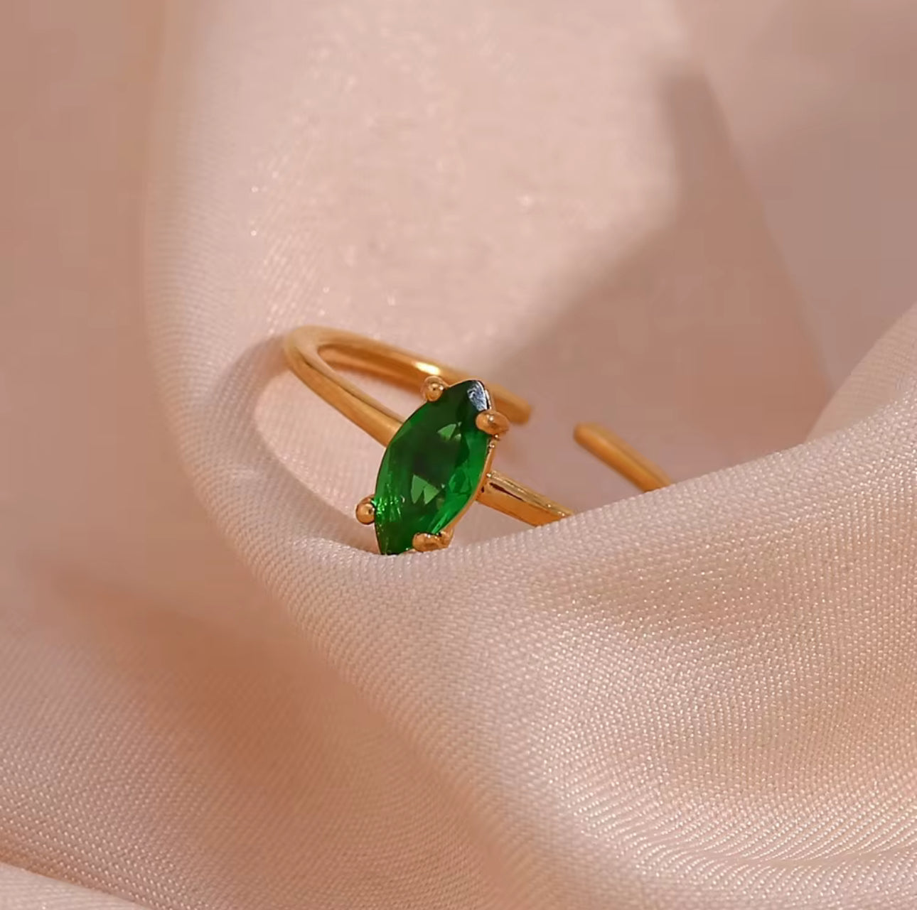 Ada’s Single Zircon Ring