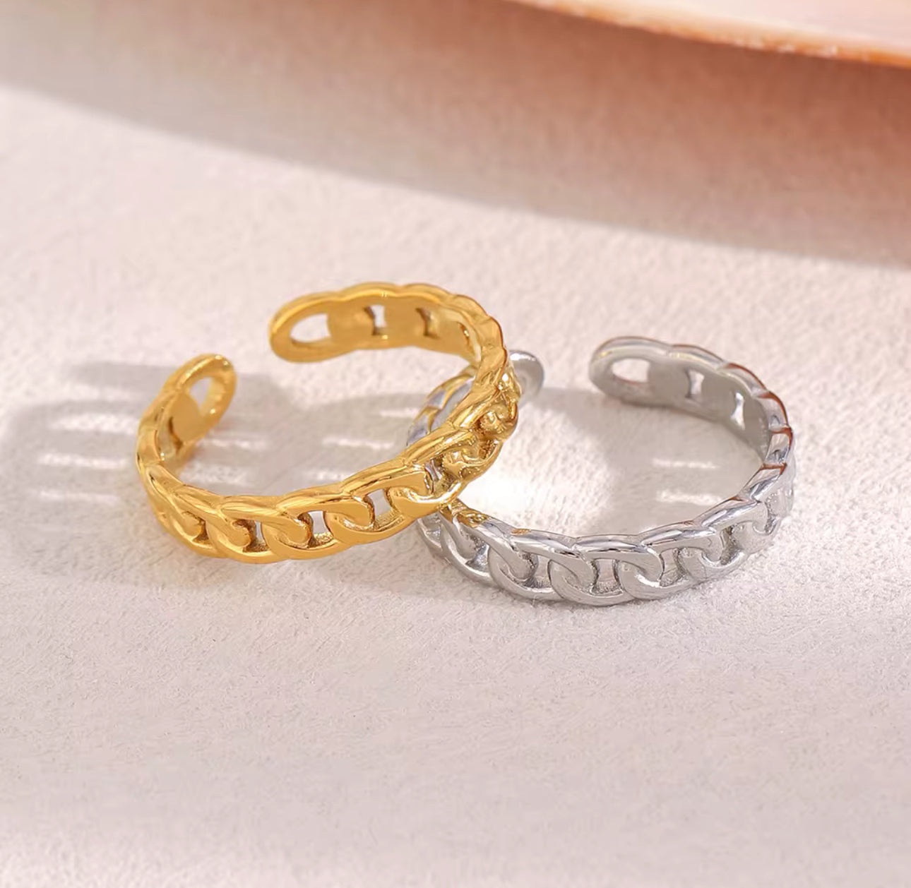 Mila’s Cuban link Ring