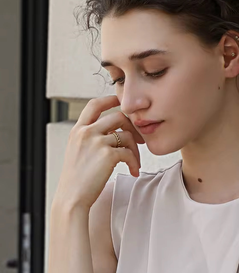 Mila’s Cuban link Ring