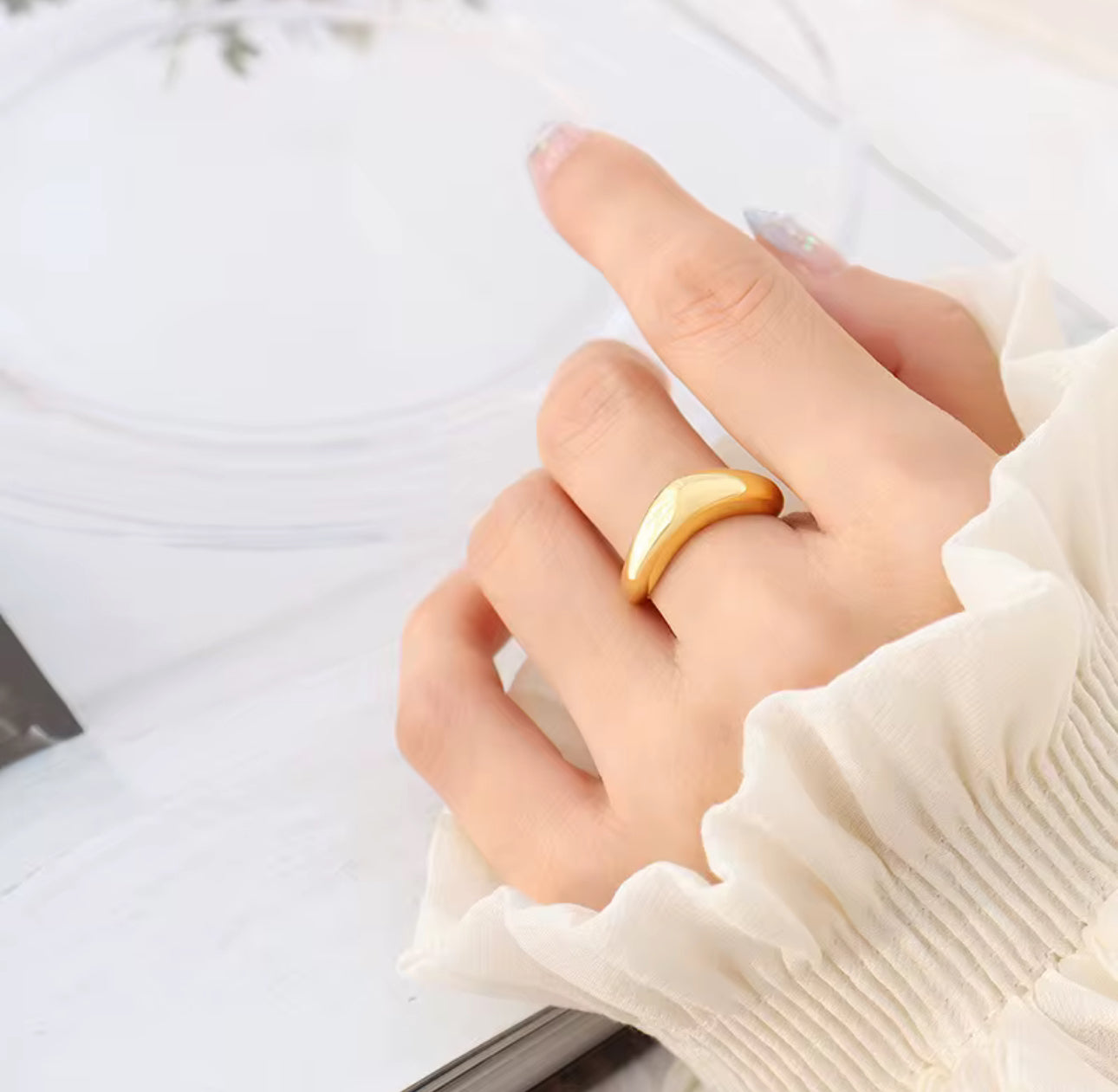 Vivian’s Wavy Ring