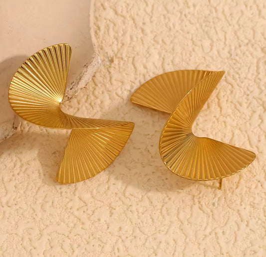 Swirly “S” Earrings