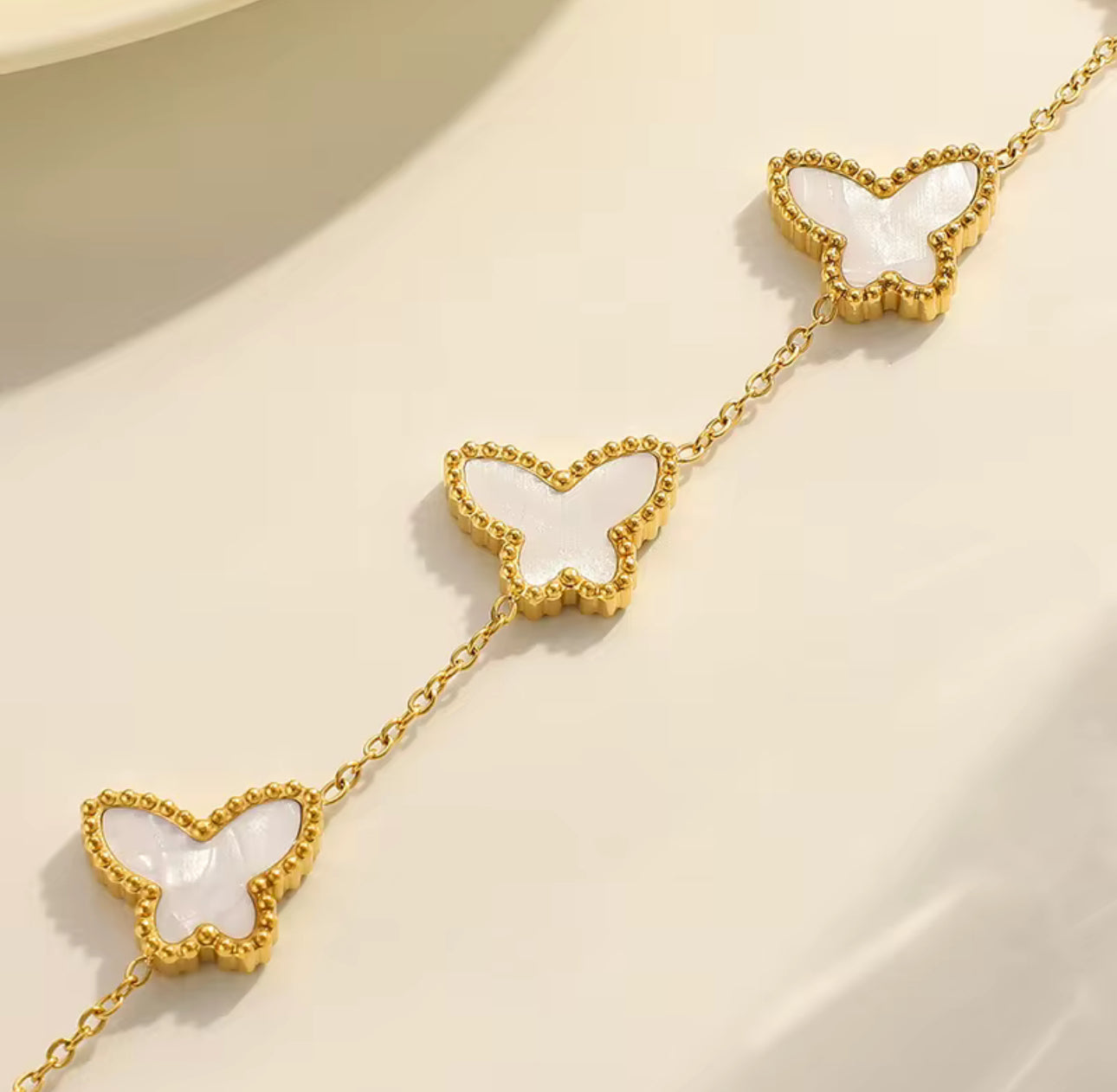 Titli Motherpearl Bracelet