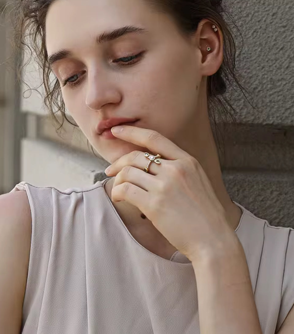 Bella’s Cross Zirconia Ring