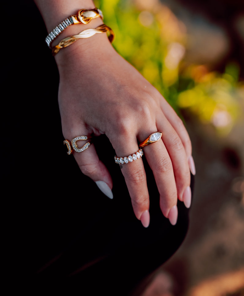 Almas Oval Stone Band