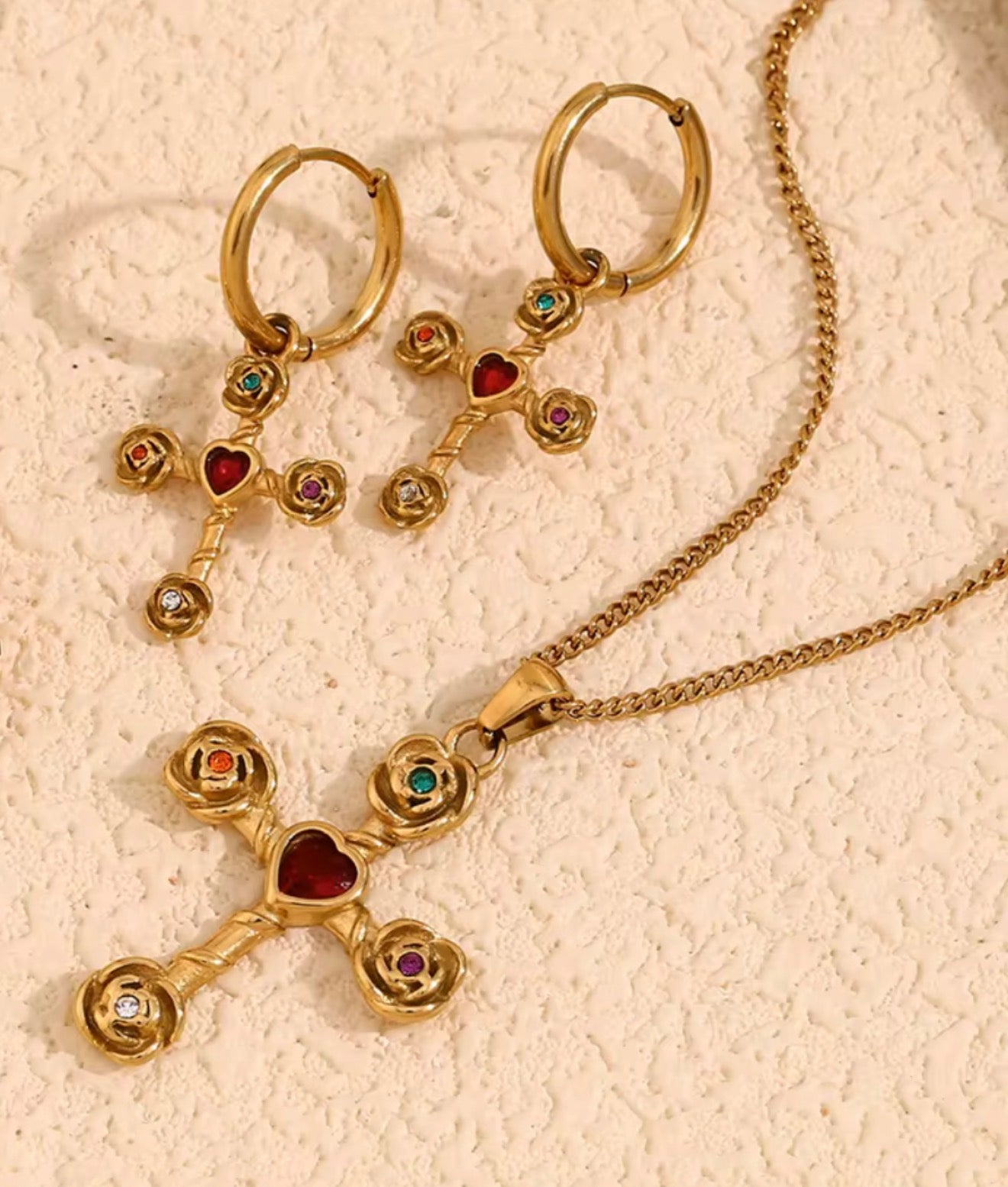 Rubí Rosa Cross Necklace